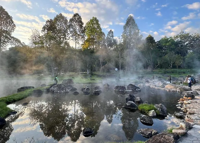 กิ่วลม - ชมลคอร Kiwlom - Chomlakorn, Lampang, Th